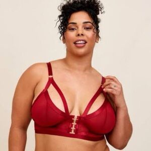 Torrid strappy wireless bralette size 6